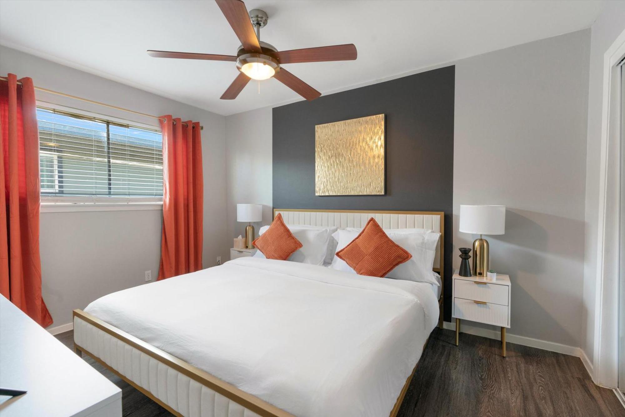 Mins 2 Downtown - King Bed - Private Stays Austin Eksteriør billede