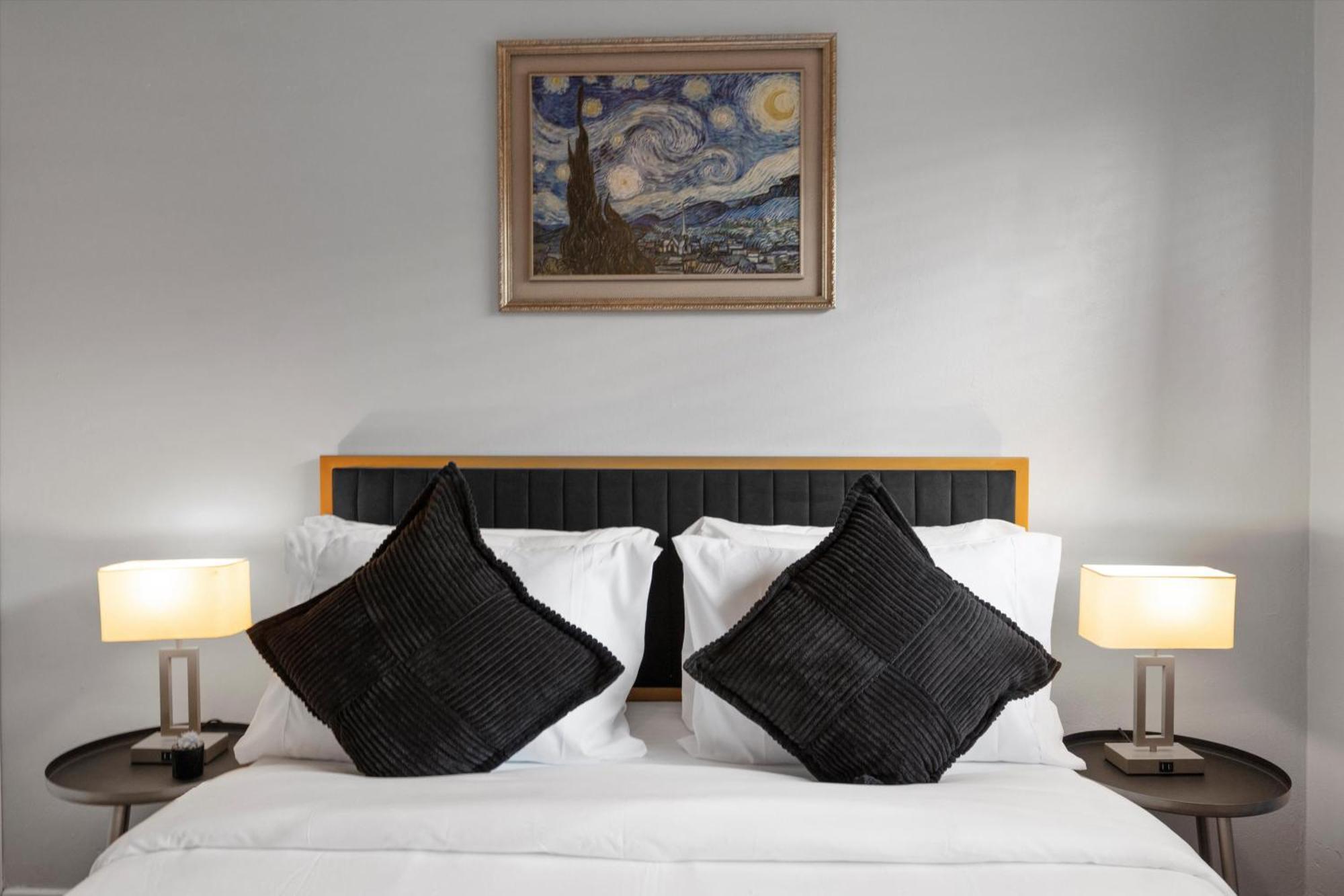 Mins 2 Downtown - King Bed - Private Stays Austin Eksteriør billede