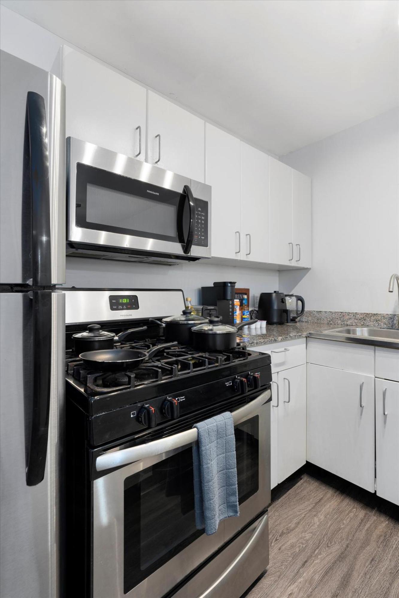 Mins 2 Downtown - King Bed - Private Stays Austin Eksteriør billede